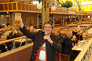 Prost auf das neue Festzelt (Foto: Ingrid Grossmann)
